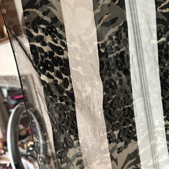 Animal print scarf - Picture 3 of 5